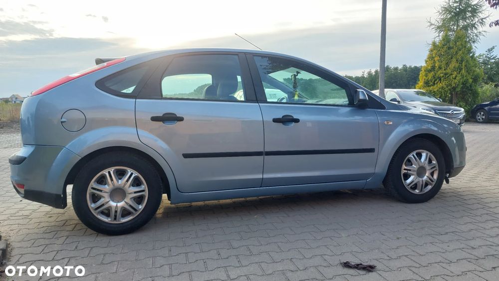 Ford Focus 1.6 Ambiente - 10