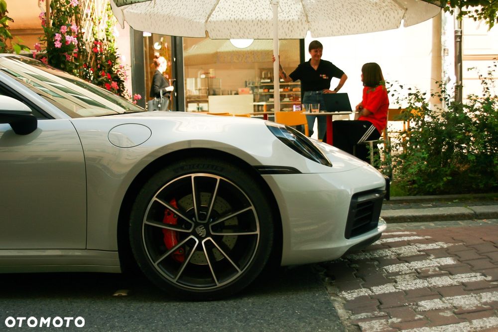 Porsche 911 Carrera 4S - 3
