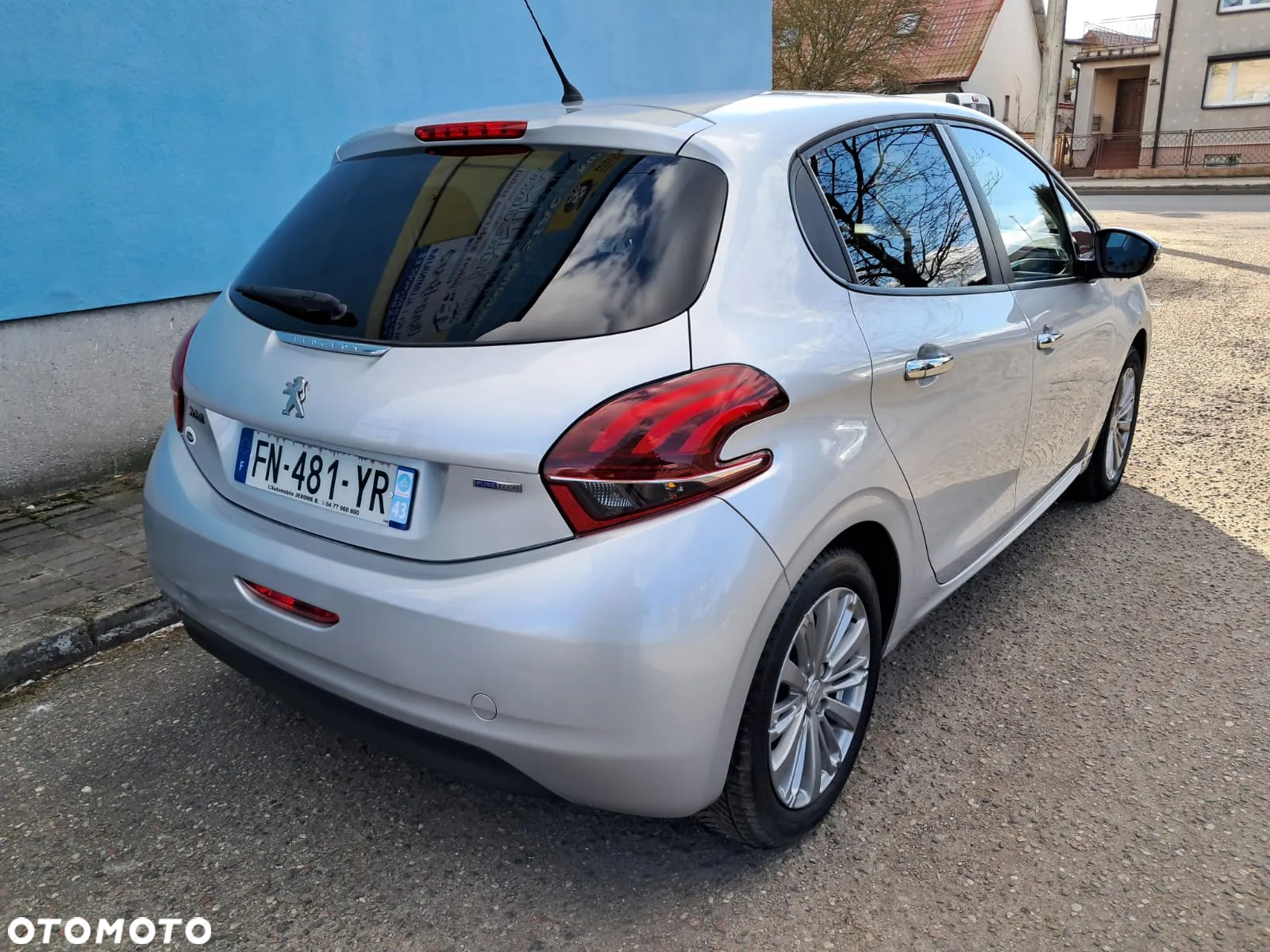 Peugeot 208 - 11