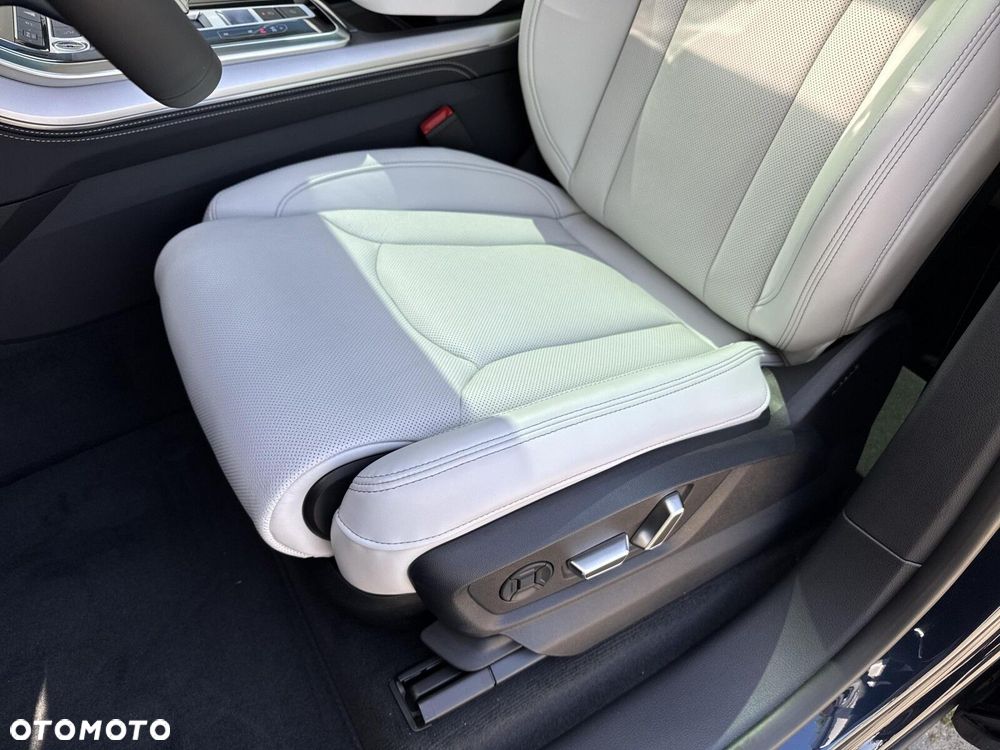 Audi Q8 - 11