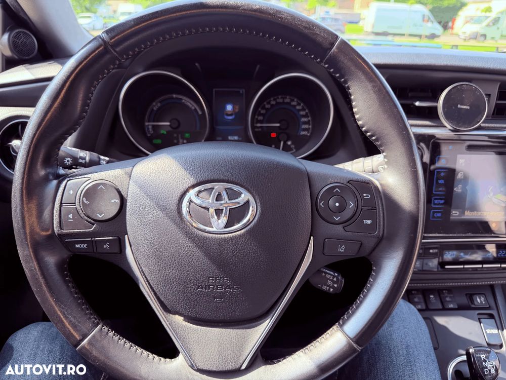 Toyota Auris 1.8 L VVT-i HSD Sol + - 13