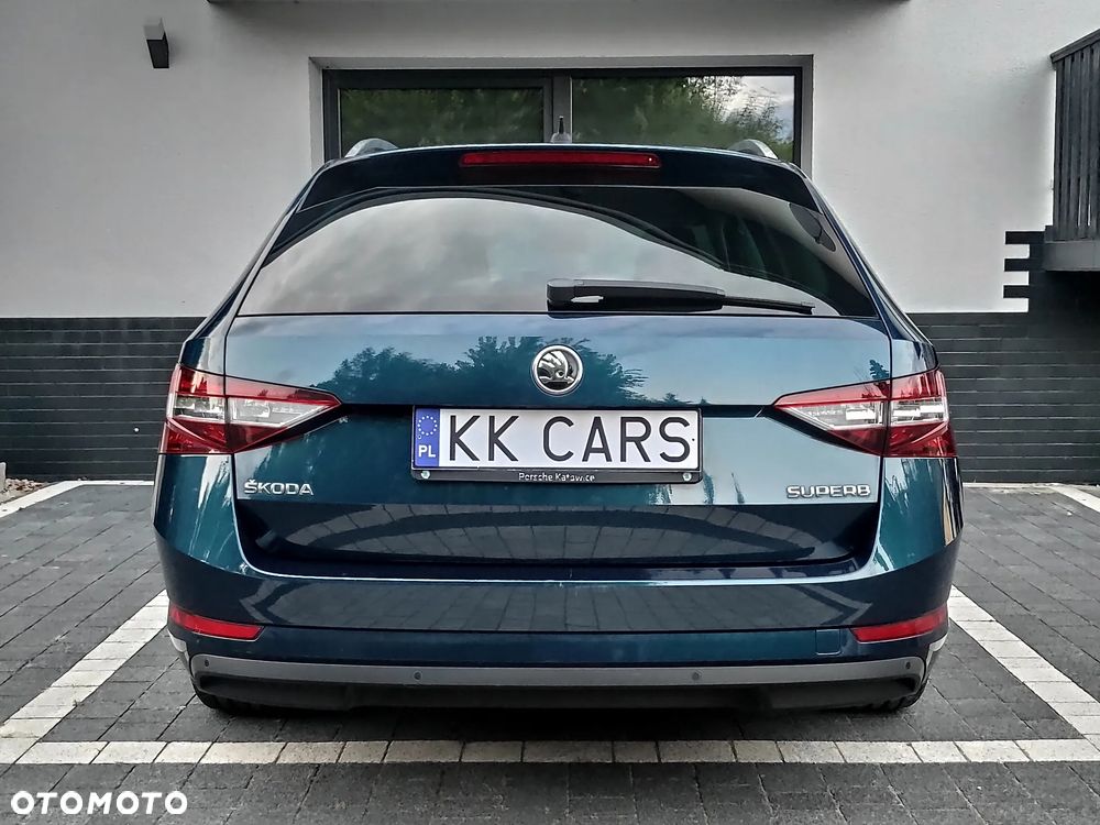 Skoda Superb 2.0 TDI Premium Edition - 6