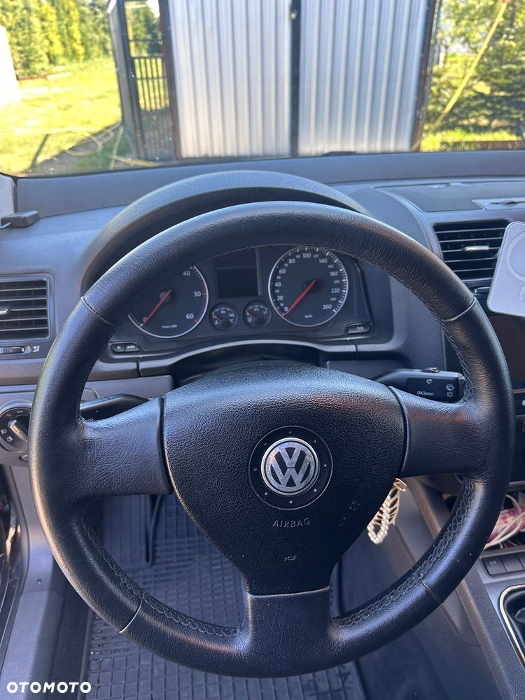 Volkswagen Golf - 11