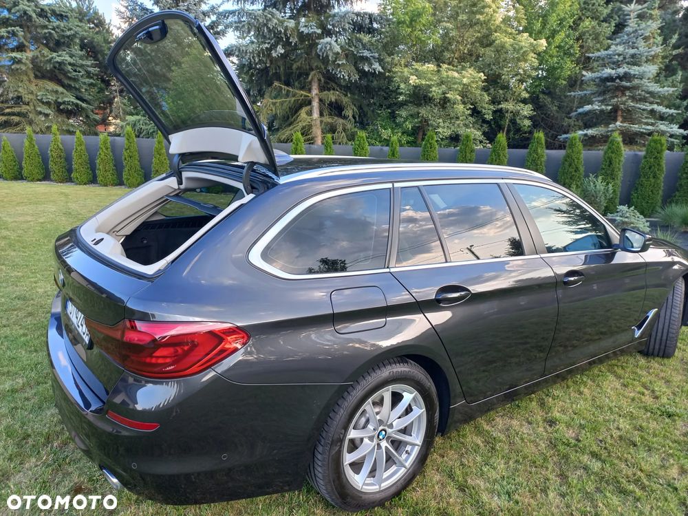 BMW Seria 5 520i - 30