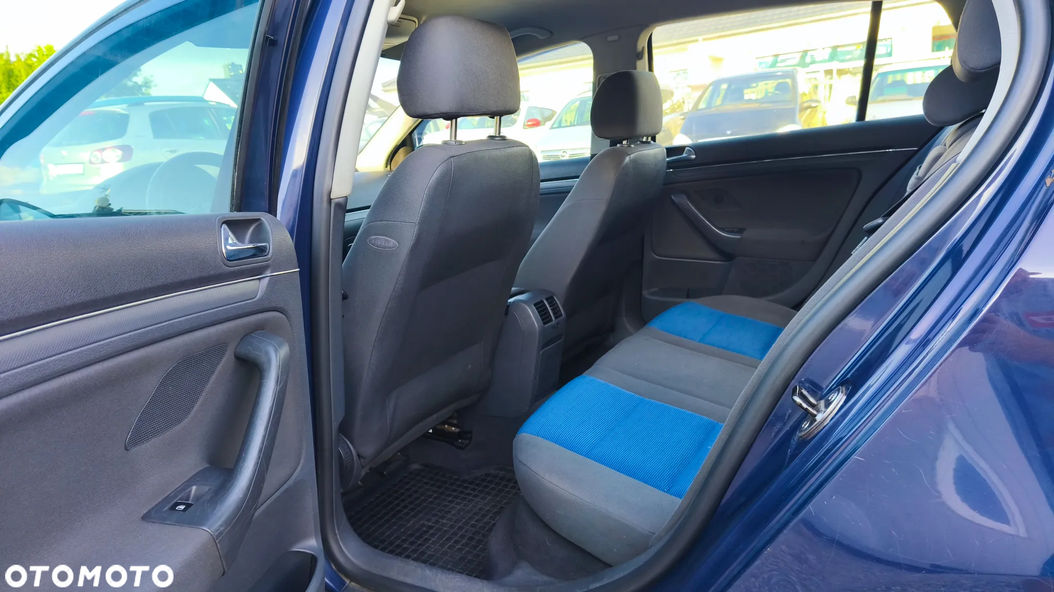 Volkswagen Golf - 27