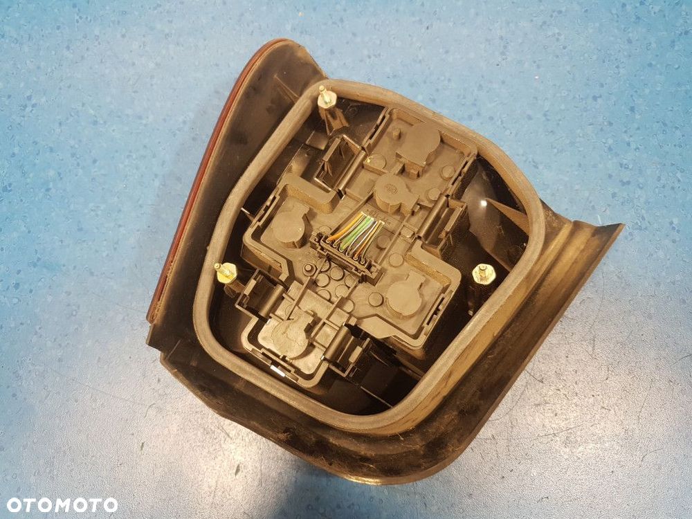 SKODA FELICIA GLX LAMPA TYŁ LEWA ZEWNĘTRZNA - 6