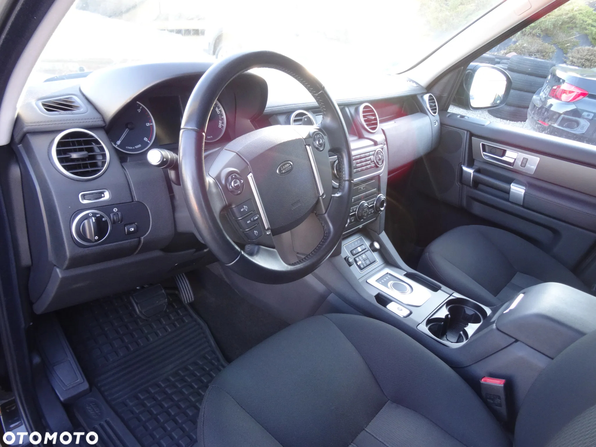 Land Rover Discovery IV 3.0 TD V6 E - 14
