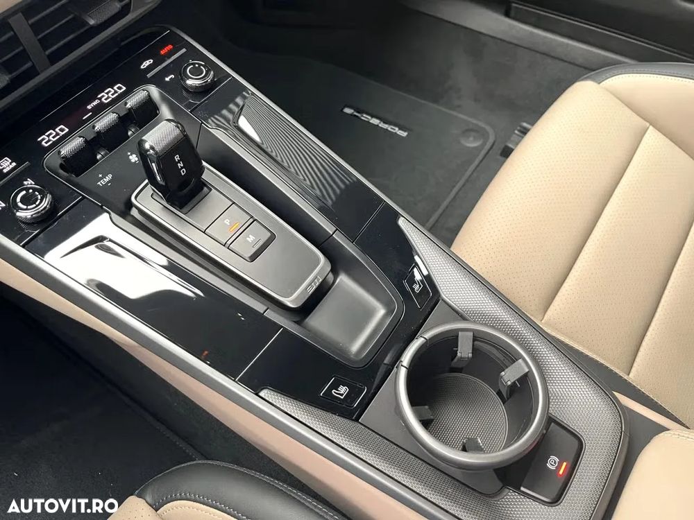 Porsche 911 Carrera PDK - 12