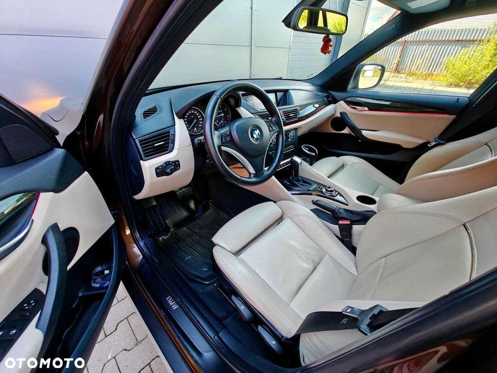 BMW X1 xDrive20d - 16