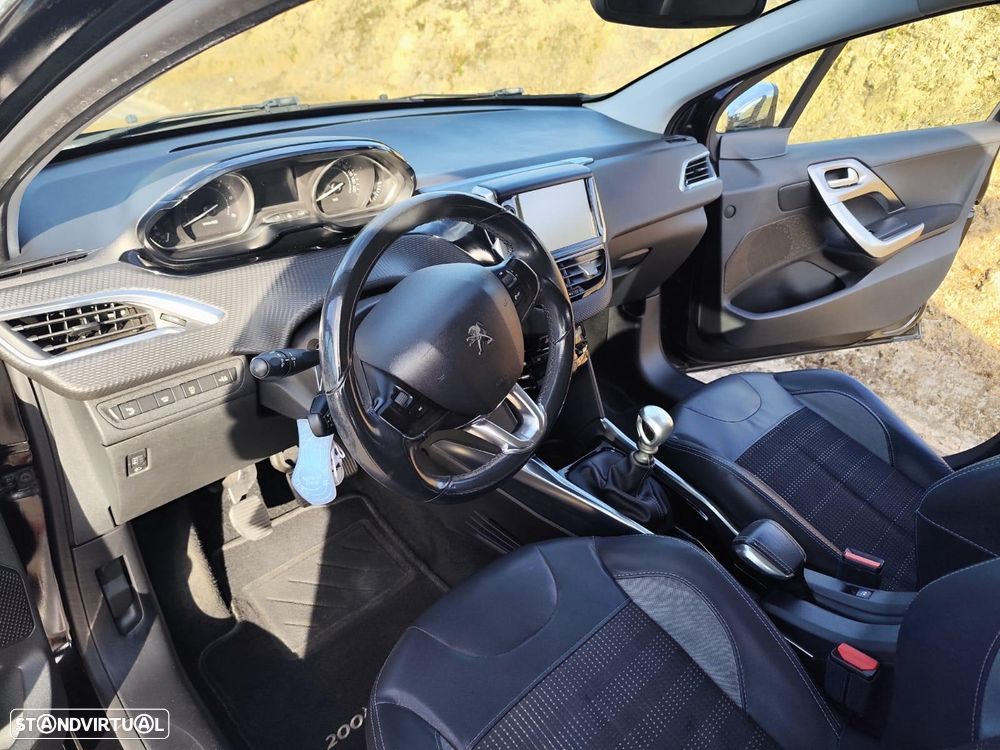 Peugeot 2008 - 6
