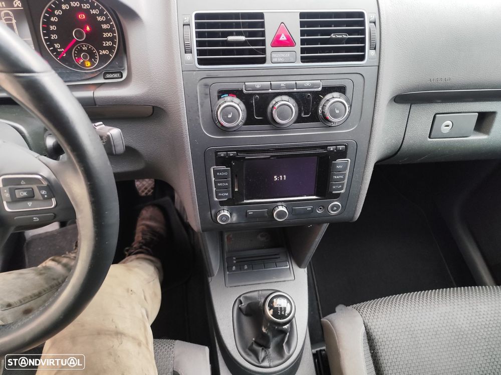 VW Touran 1.6 TDI DPF BlueMotion Highline - 16