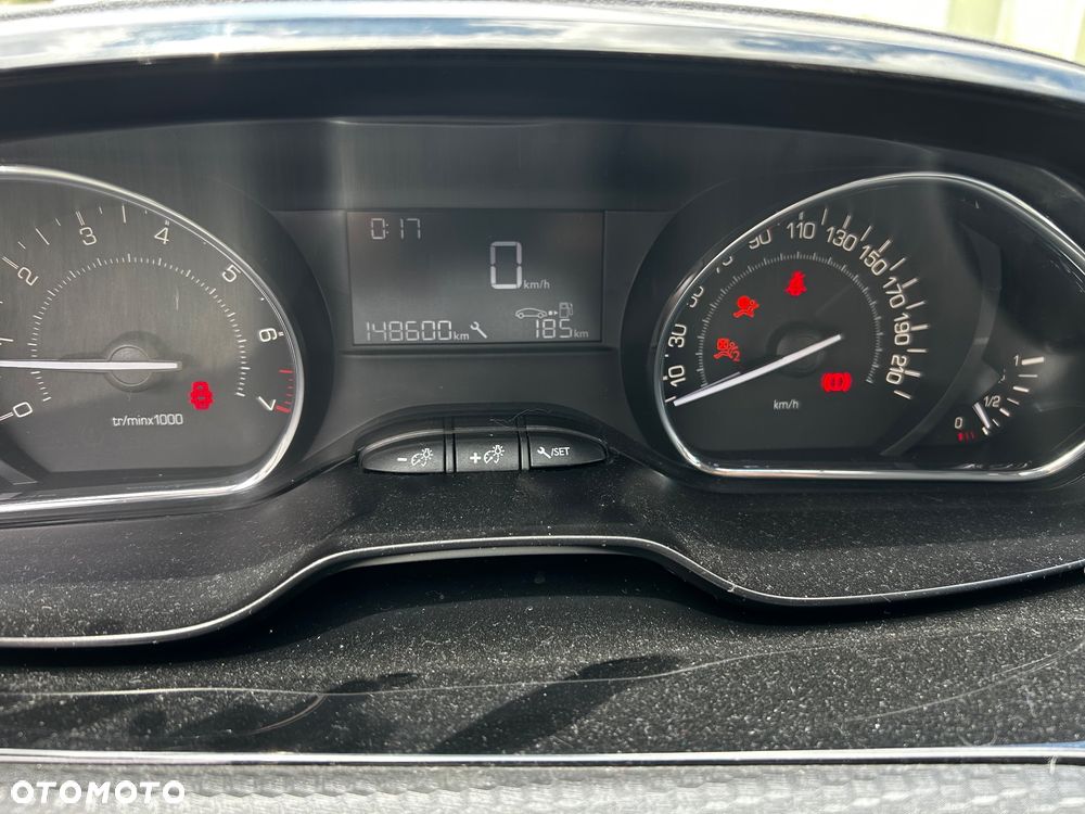 Peugeot 2008 - 12