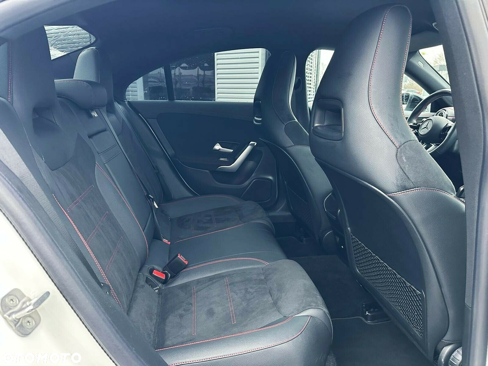 Mercedes-Benz CLA - 10