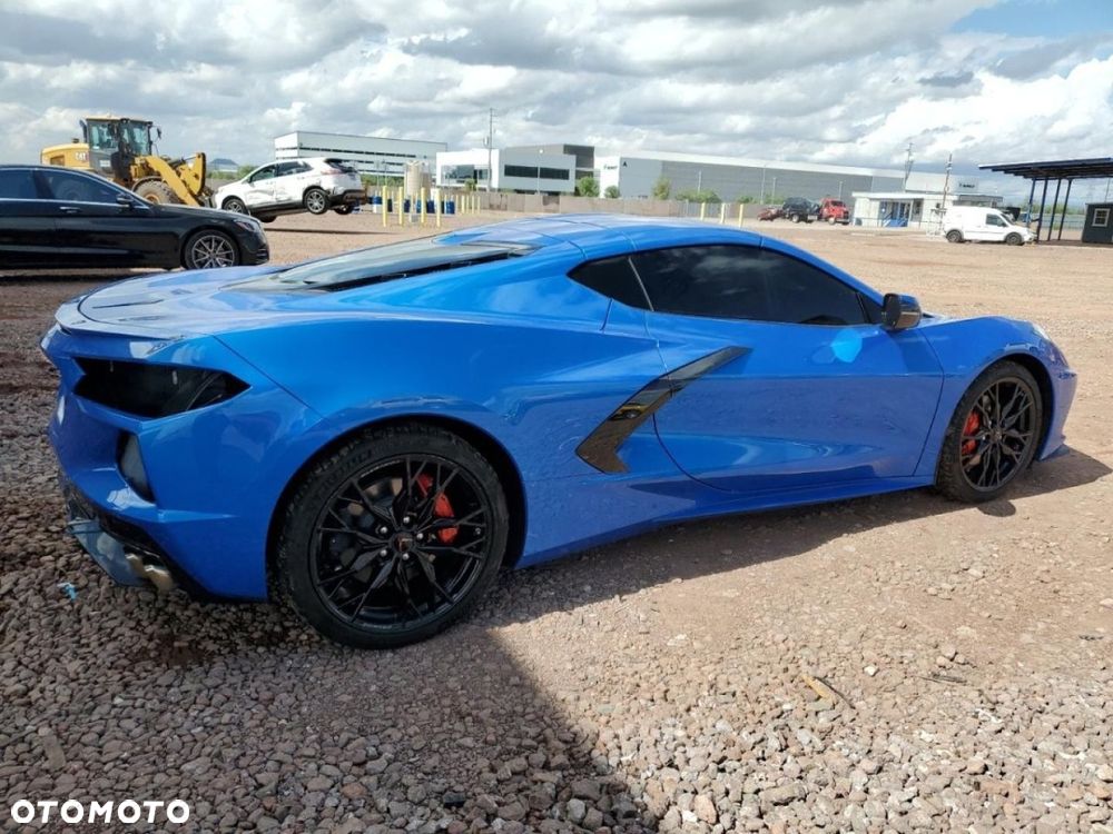 Chevrolet Corvette - 4