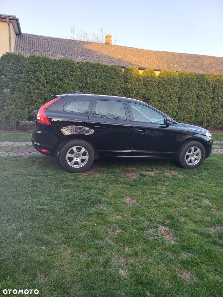 Volvo XC 60 D3 Momentum - 4