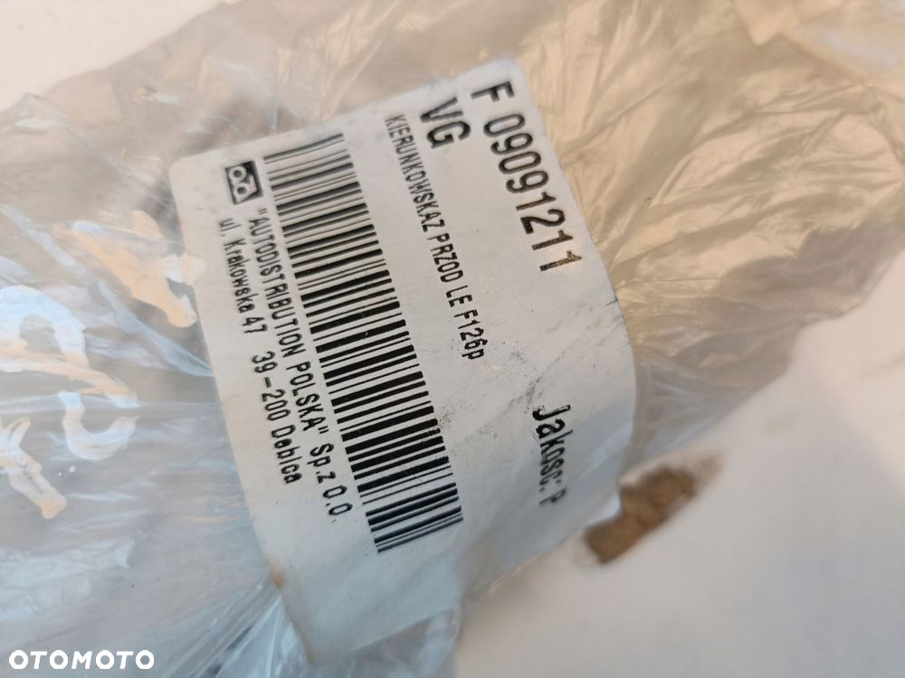 Fiat 126 126P PRZEDNI KIERUNKOWSKAZ lewy przód F09091211 klosz - 2