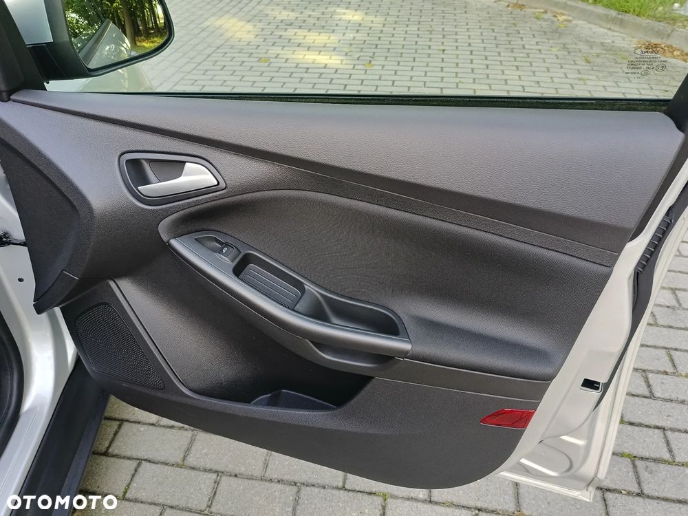 Ford Focus 1.0 EcoBoost Active Business - 17