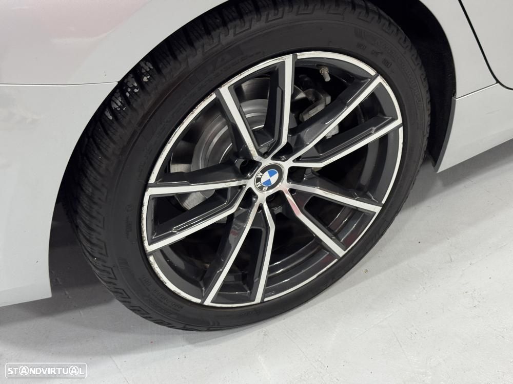 BMW 318 d Aut. Sport Line - 22