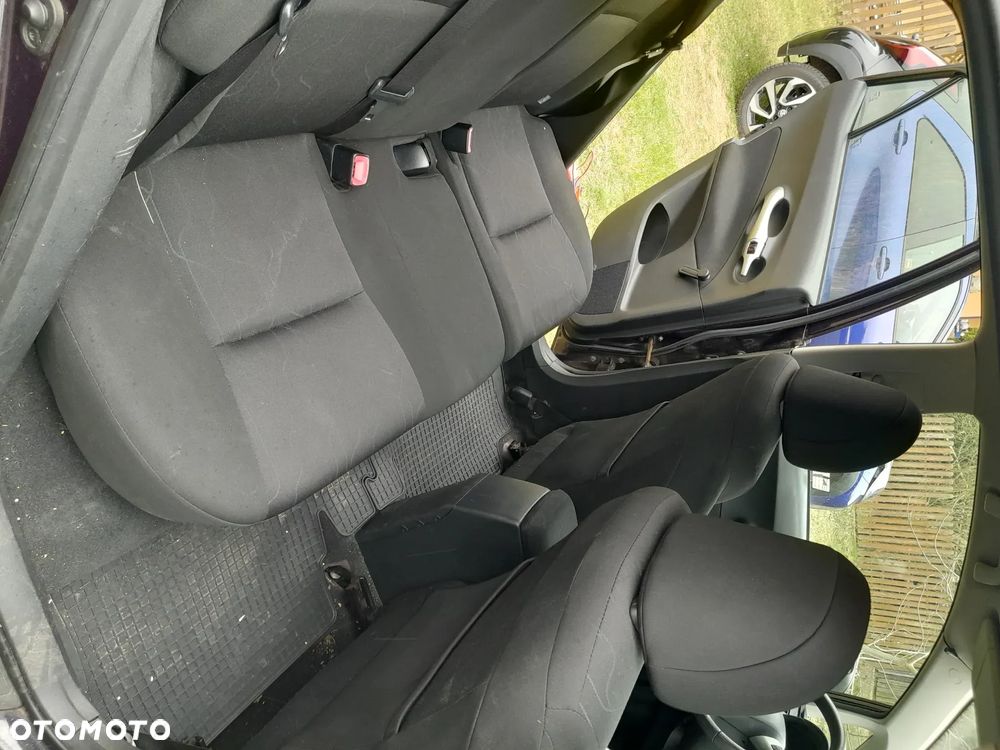 Toyota Auris 1.33 VVT-i Terra - 25