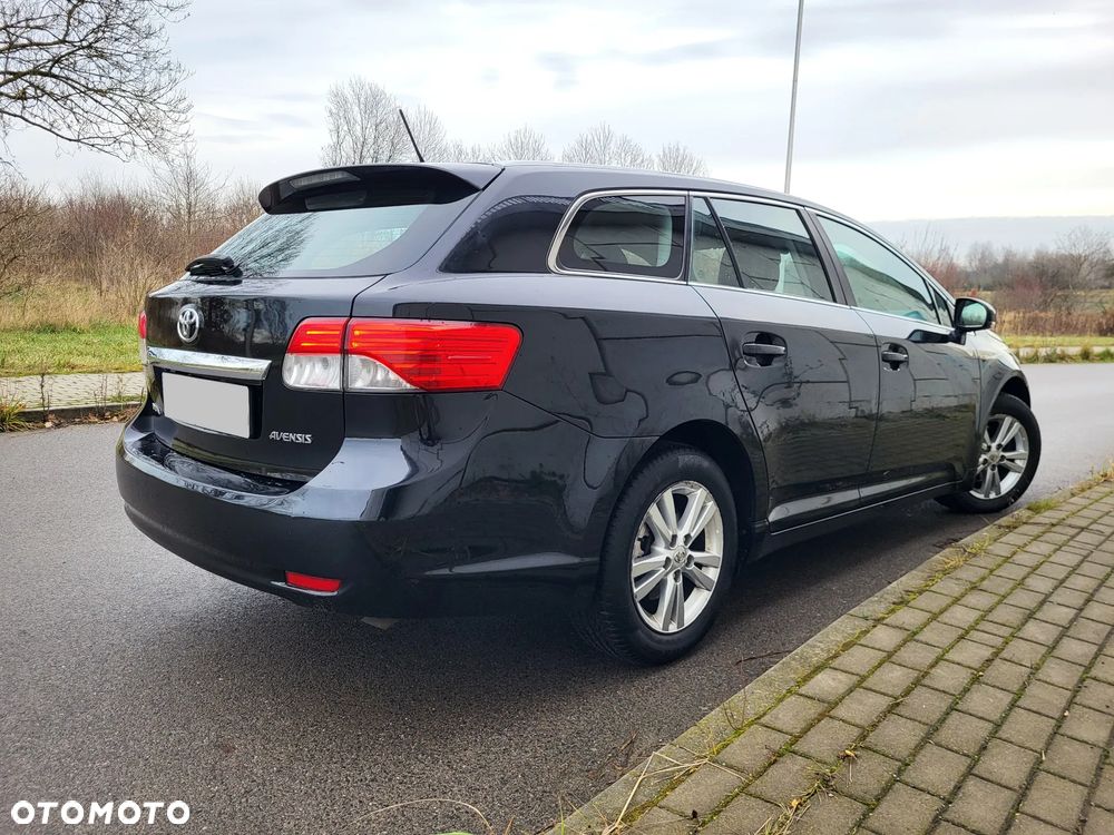 Toyota Avensis - 4