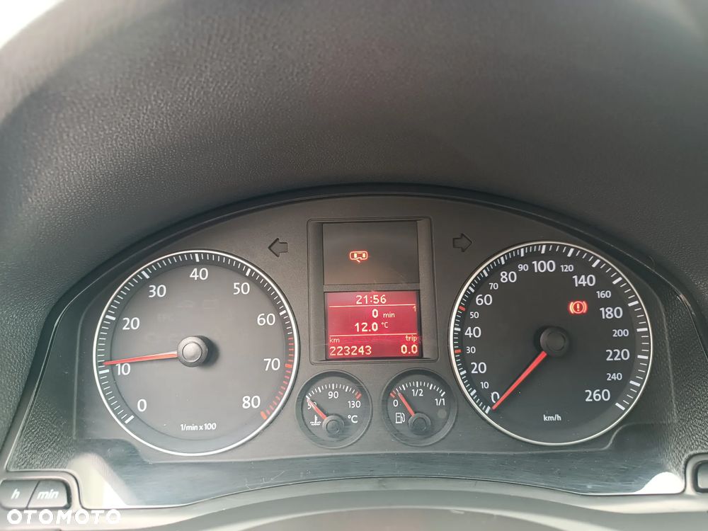 Volkswagen Golf 1.6 FSI United - 22
