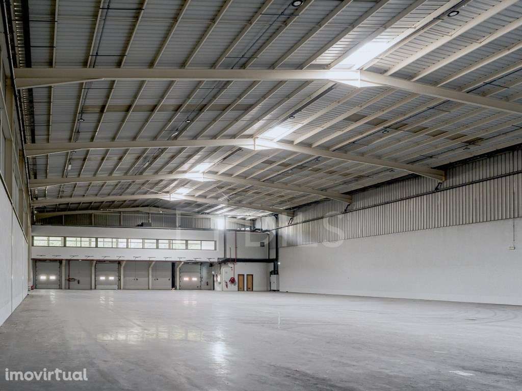 Armazém para arrendar, na Quinta do Arrogela, em Alverca - Grande imagem: 2/26