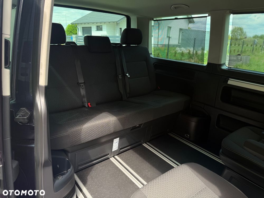 Volkswagen Multivan - 10