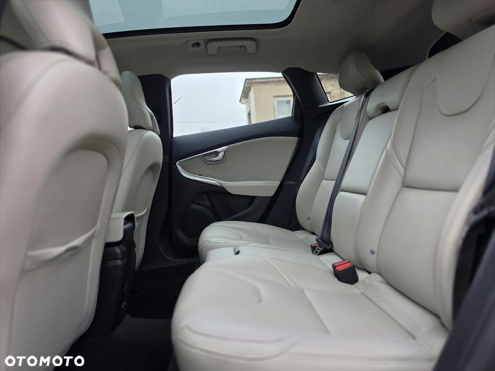 Volvo V40 - 16