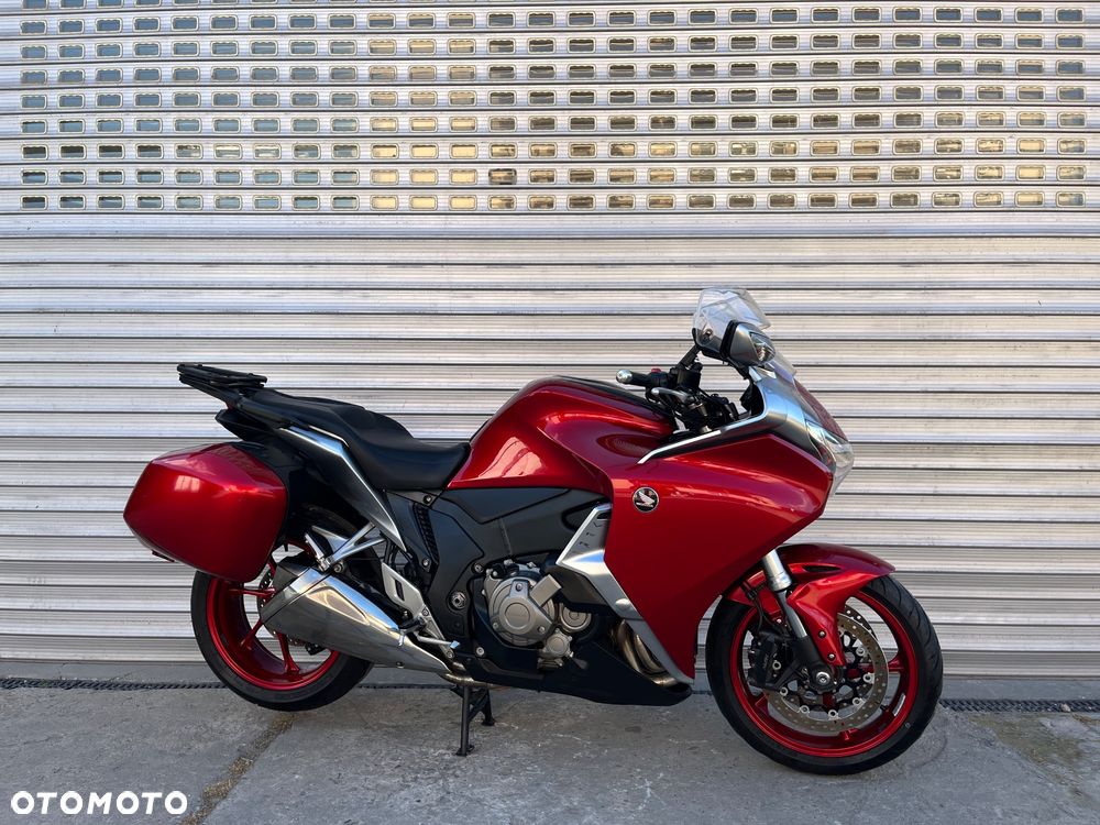Honda VFR - 4