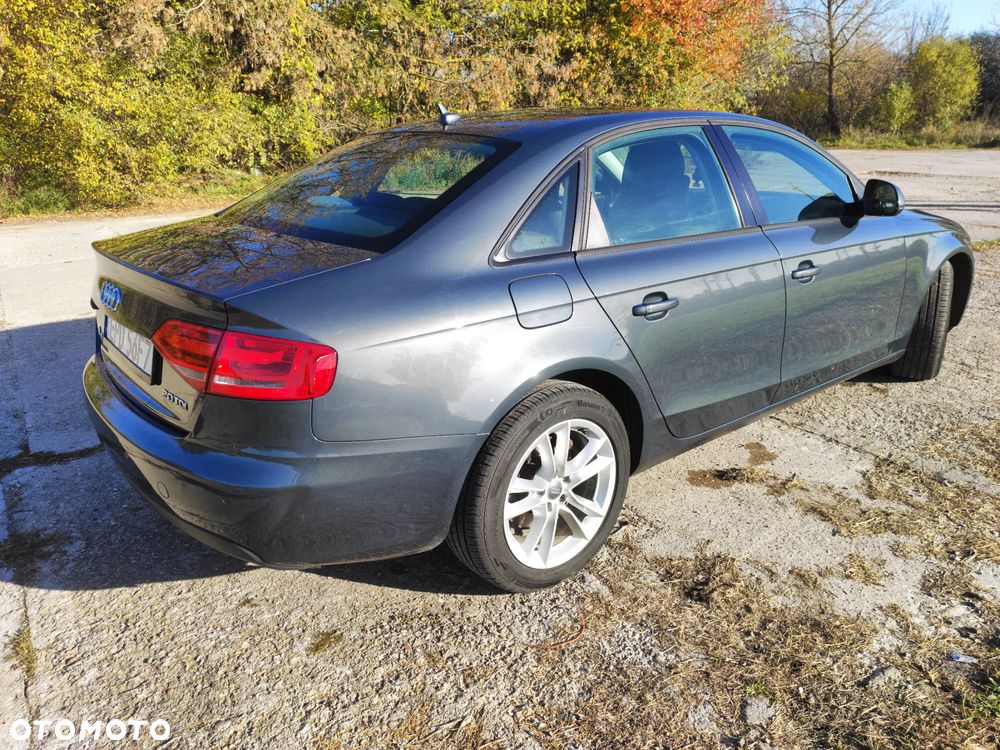 Audi A4 Limousine - 4
