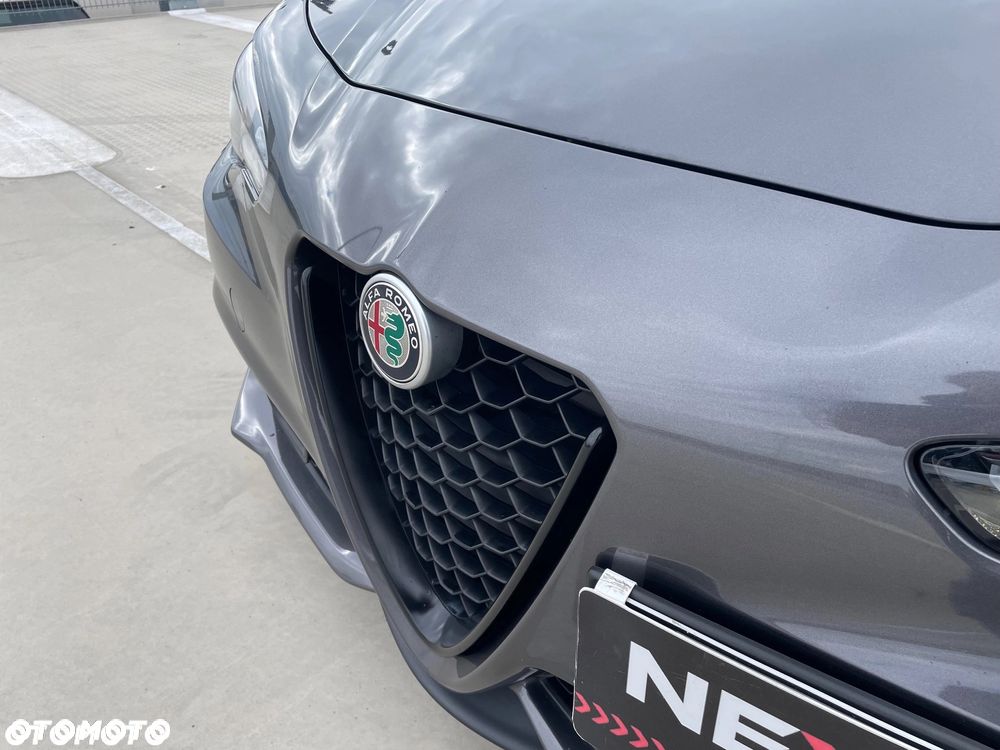 Alfa Romeo Giulia 2.0 Turbo Veloce Q4 - 18