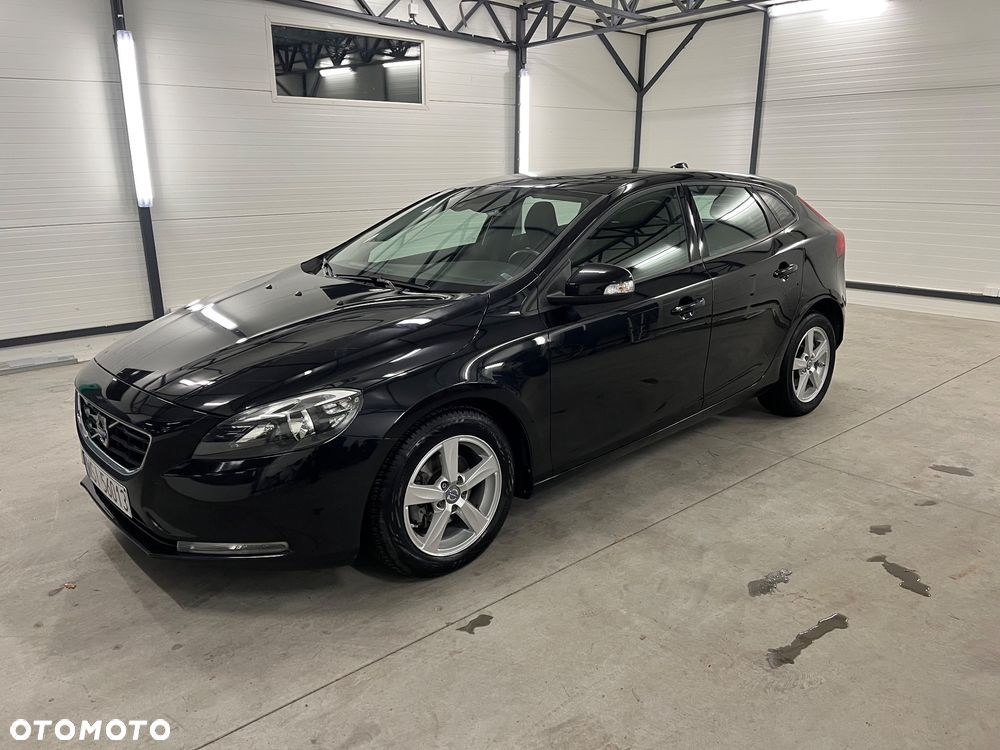 Volvo V40 D2 Momentum - 2