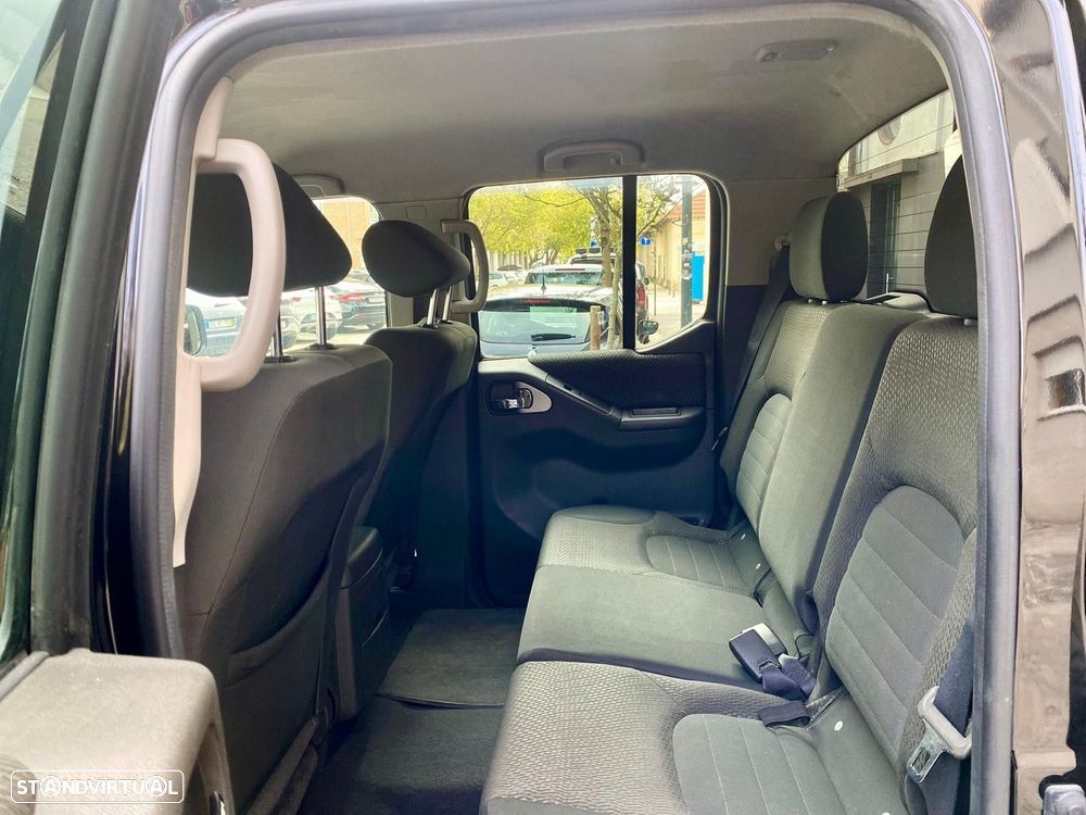 Nissan Navara 2.5 dCi CD XE 4WD - 29