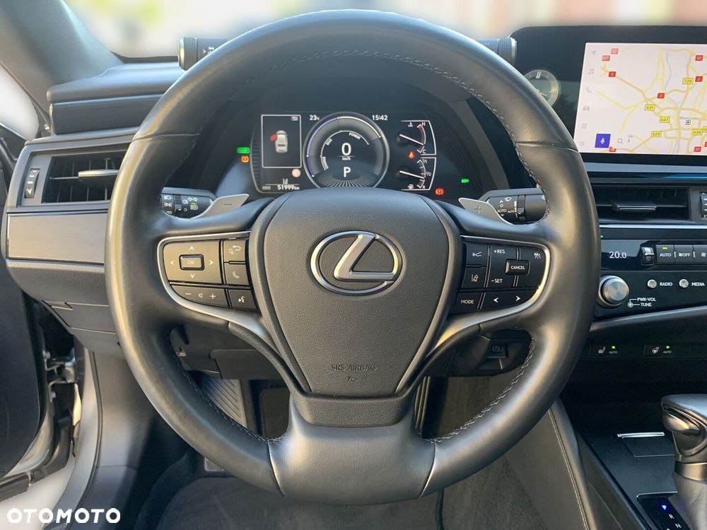 Lexus ES 300h Business Edition - 11
