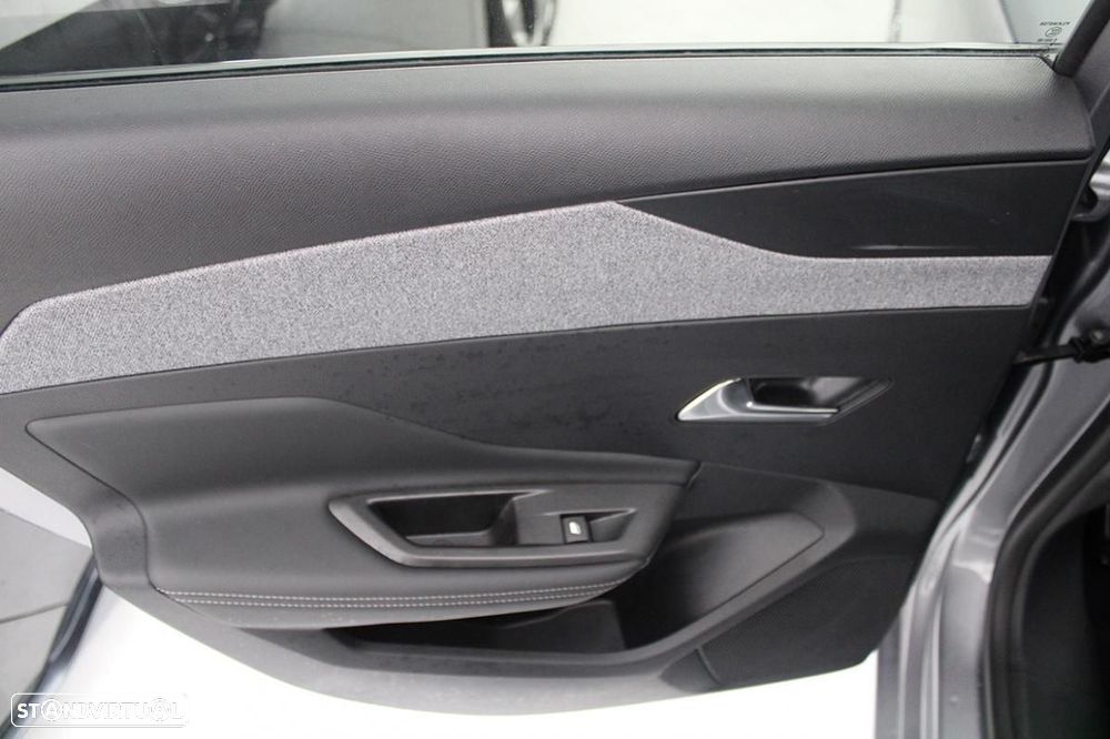 Peugeot e-308 54 kWh Allure - 28