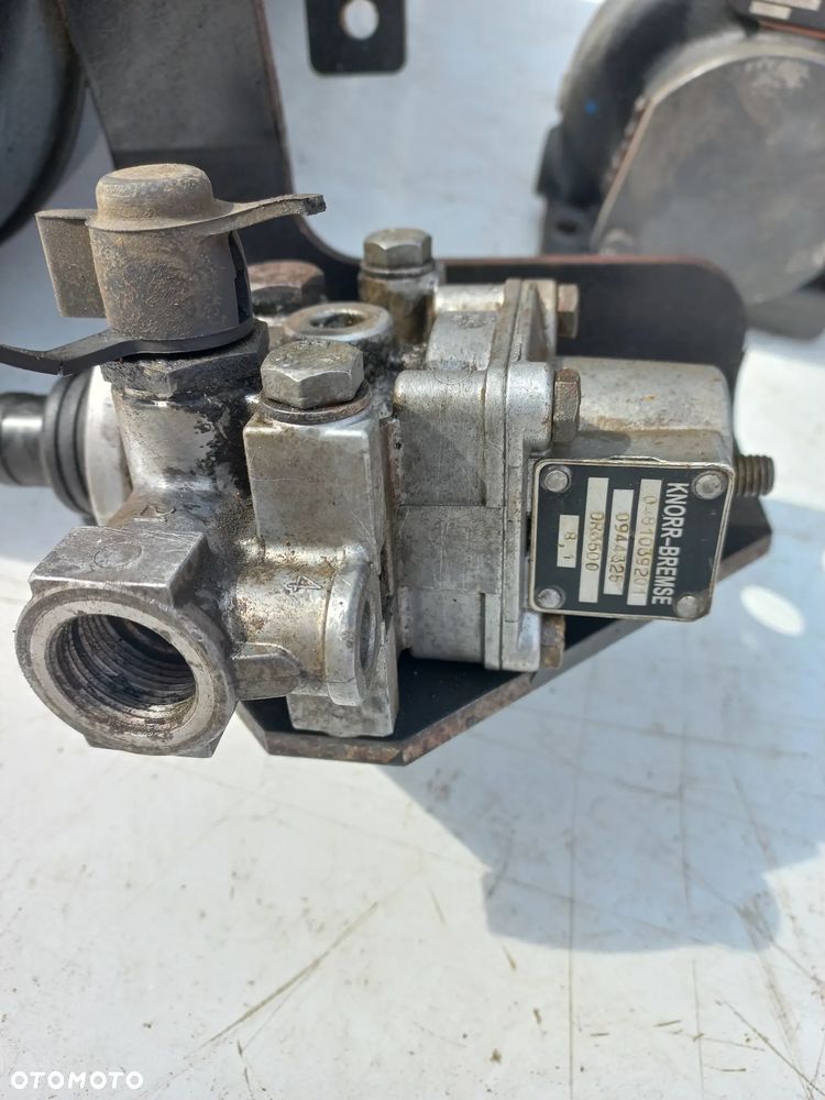 Komprersor,zbiornik pneumatyczny,ACX3065090,sprężarka powietrza,massey,valtra,fendt,ACV082333A,F842880141020 WABCO,zawór hamulcowy, - 6