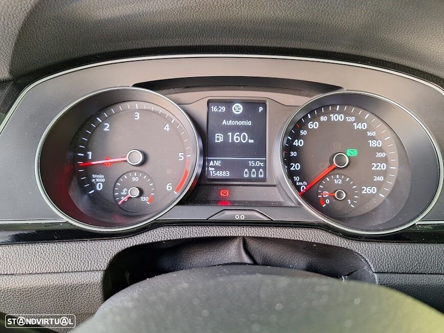 VW Passat 1.6 TDI Confortline DSG - 13