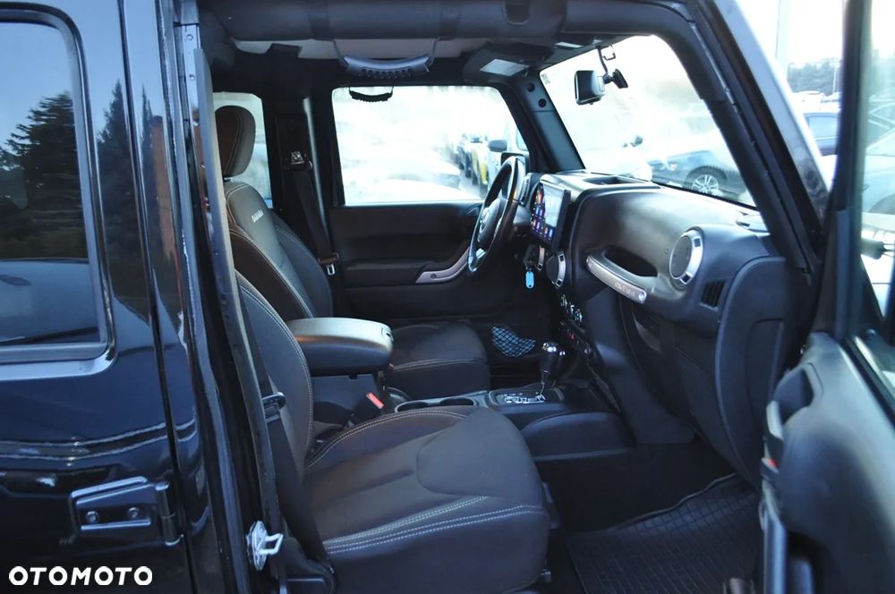 Jeep Wrangler 3.6 Unlim Sahara - 33