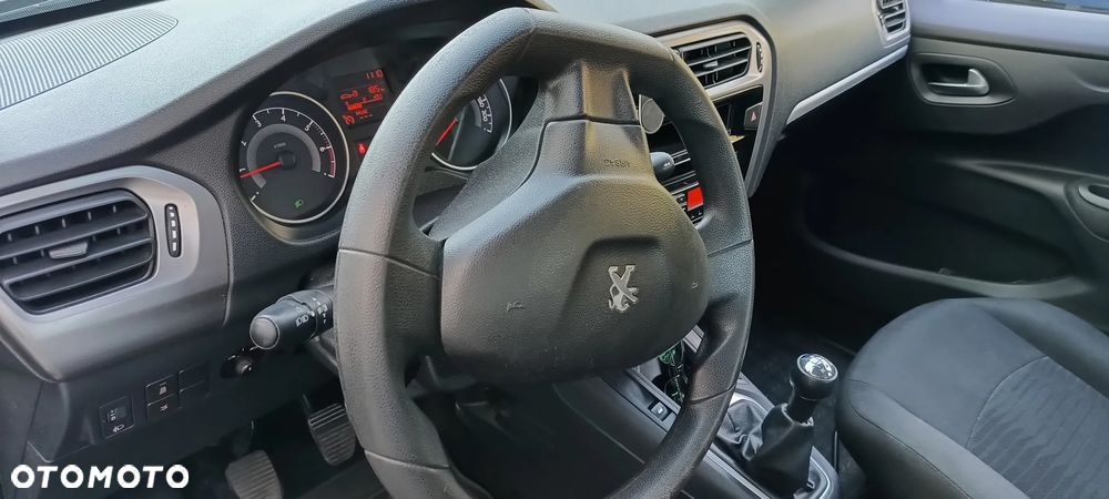 Peugeot 301 - 18