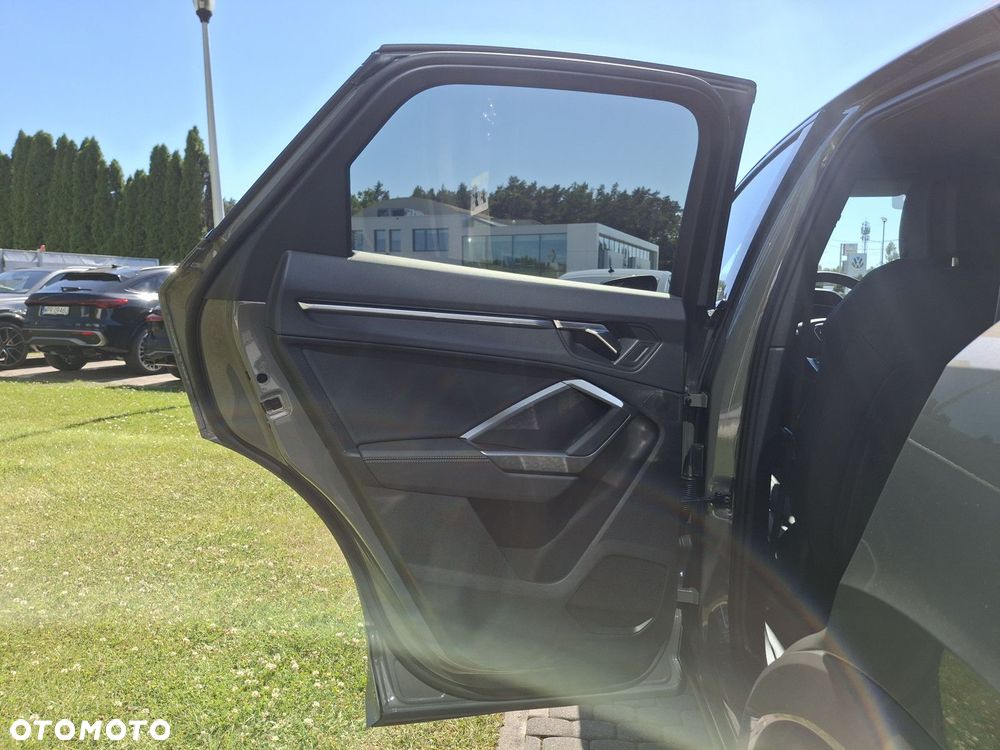 Audi Q3 Sportback - 15