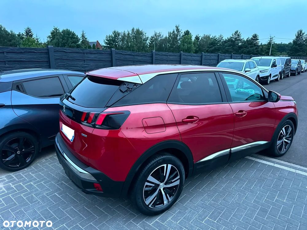 Peugeot 3008 PureTech 130 Stop & Start GPF EAT8 Allure - 4