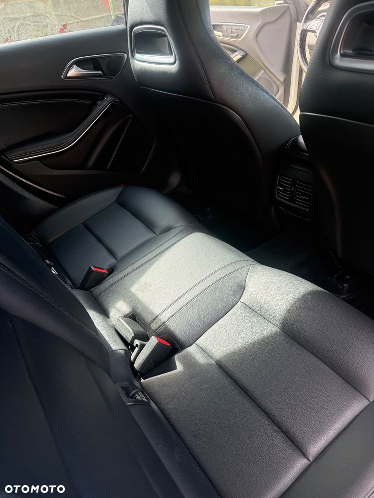 Mercedes-Benz CLA 250 4-Matic - 9