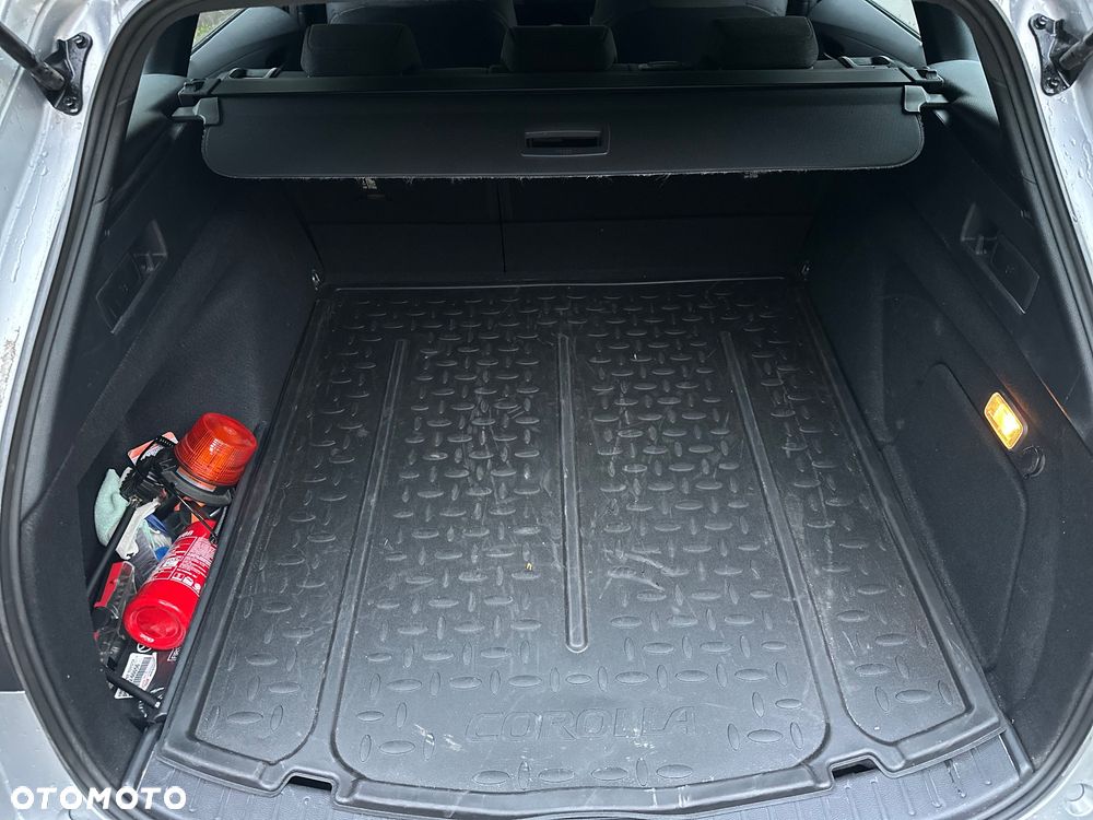 Toyota Corolla 2.0 Hybrid Comfort - 23