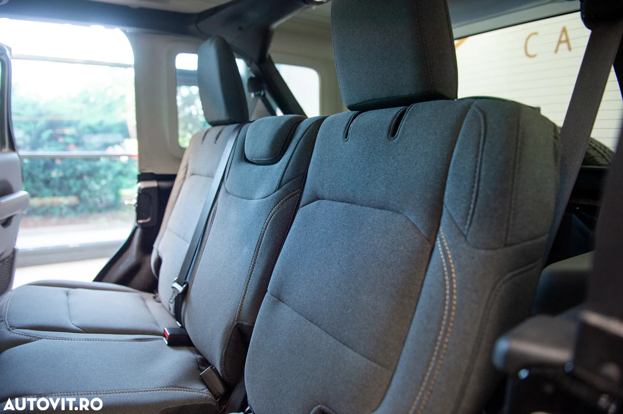 Jeep Wrangler Unlimited 2.0 AT8 4WD Sahara - 8
