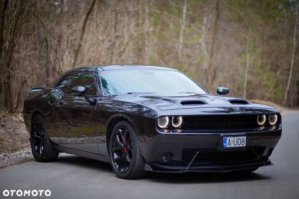 Dodge Challenger - 1