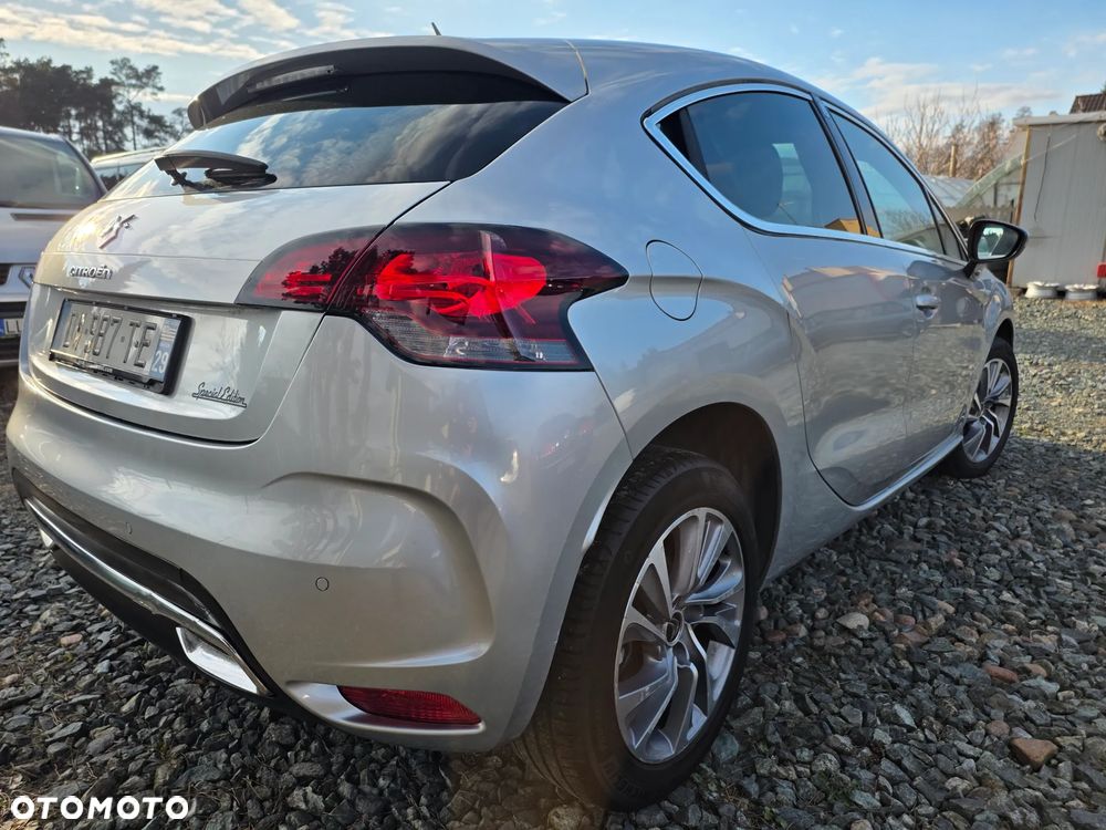 Citroën DS4 e-HDi 115 ETG6 SoChic - 17