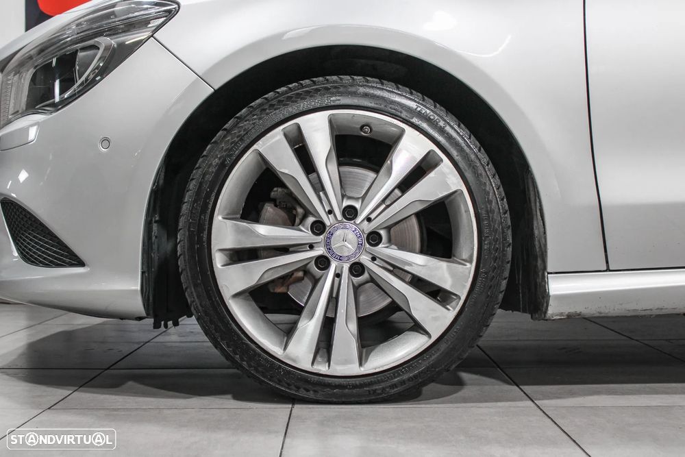 Mercedes-Benz CLA 180 CDI Urban - 12