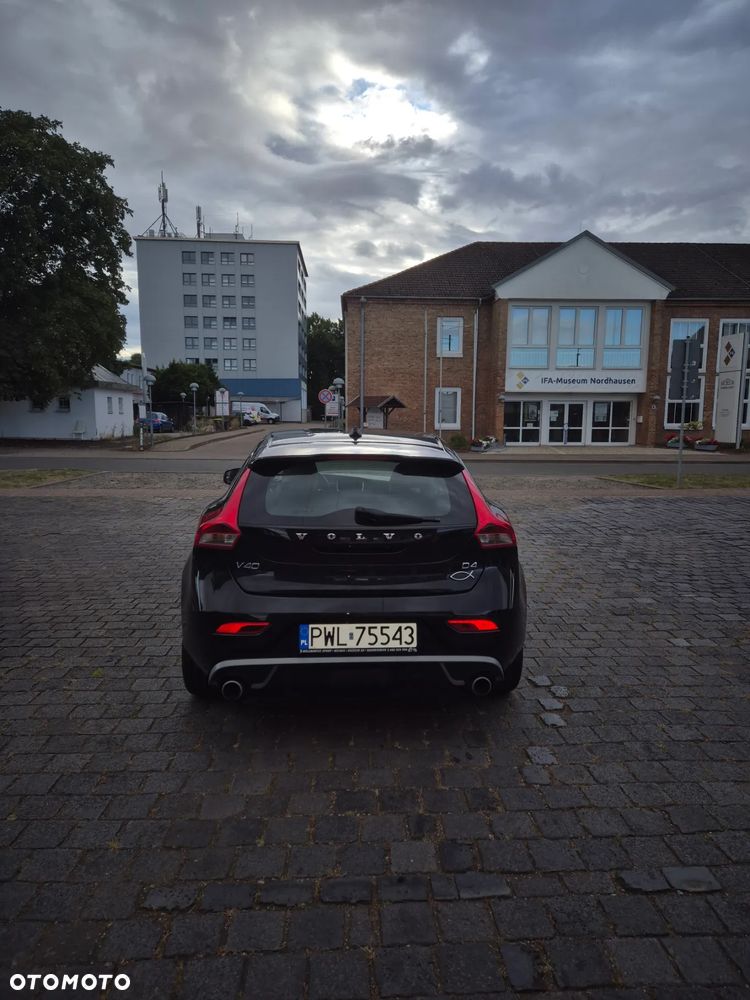 Volvo V40 D4 Drive-E R-Design Summum - 3