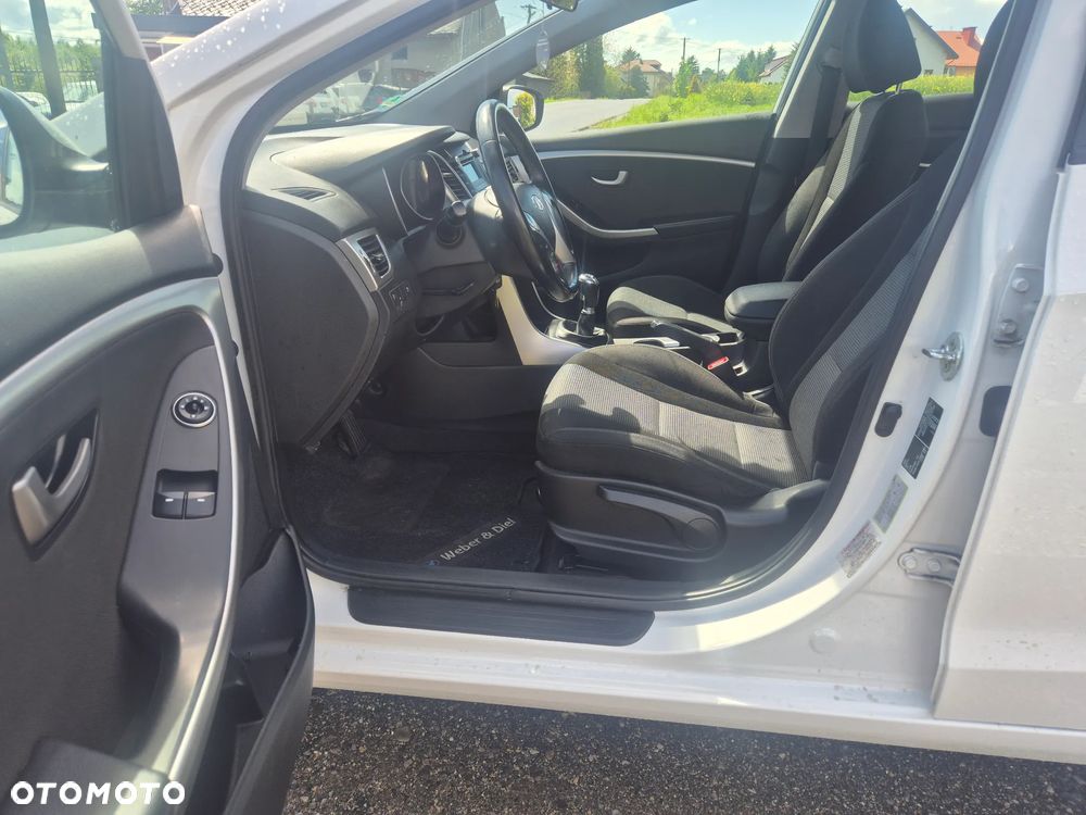 Hyundai i30 1.4 Trend - 11