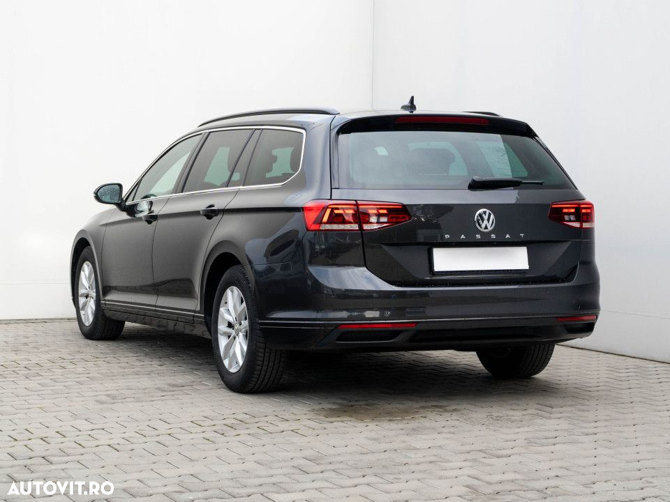 Volkswagen Passat - 3
